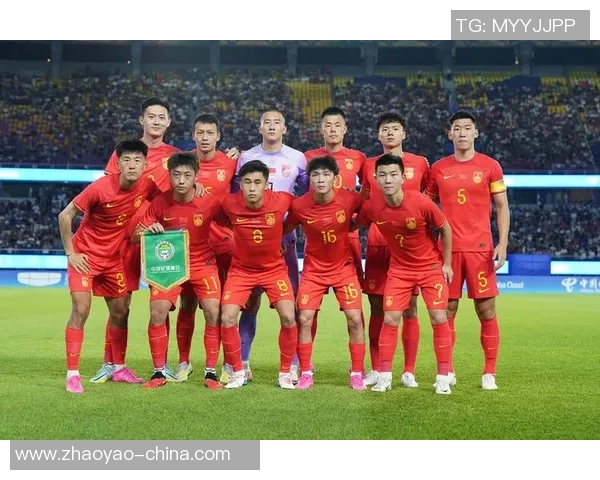 中国两大足球明星的辉煌历程与未来展望解析